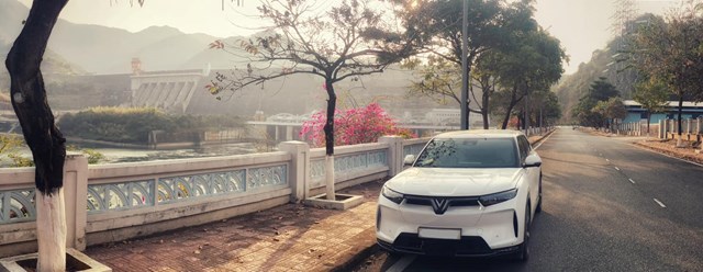 Trong h&agrave;nh tr&igrave;nh gần 1.500 km, chiếc VF 9 của anh Trường đ&atilde; chứng minh khả năng vận h&agrave;nh &ecirc;m &aacute;i, an to&agrave;n rất r&otilde; (Nguồn ảnh: Facebook Do Truong).