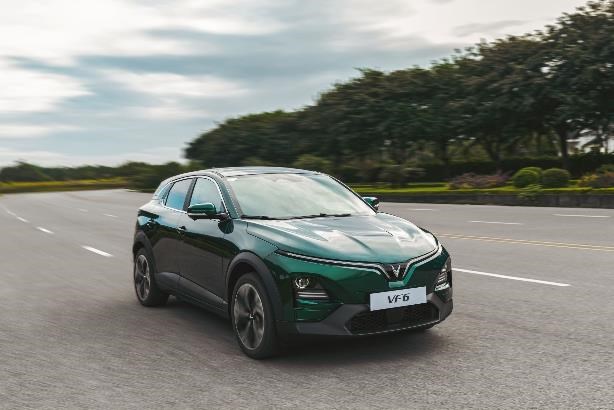 Với chi ph&iacute; dưới 8 triệu đồng mỗi th&aacute;ng, kh&aacute;ch h&agrave;ng đ&atilde; c&oacute; thể sở hữu VF 5 Plus, VF 6 hoặc VF e34. &nbsp;