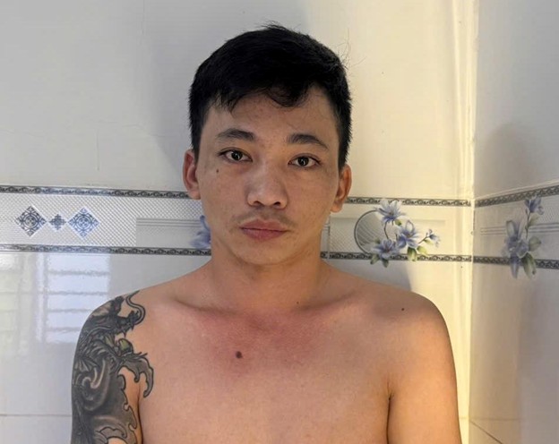 An Giang: Tạm giữ đối tượng có hành vi “Giao cấu với người dưới 16 tuổi” và “Tổ chức sử dụng trái phép chất ma túy” An Giang: Tạm giữ đối tượng có hành vi “Giao cấu với người dưới 16 tuổi” và “Tổ chức sử dụng trái phép chất ma túy”