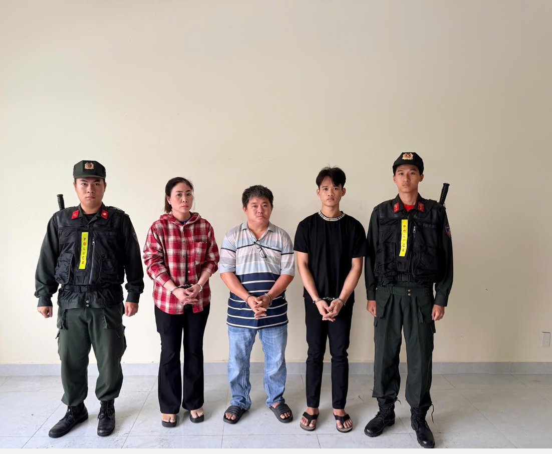 TP HCM: Triệt phá cơ sở sản xuất 800 tấn mì sợi tẩm hàn the