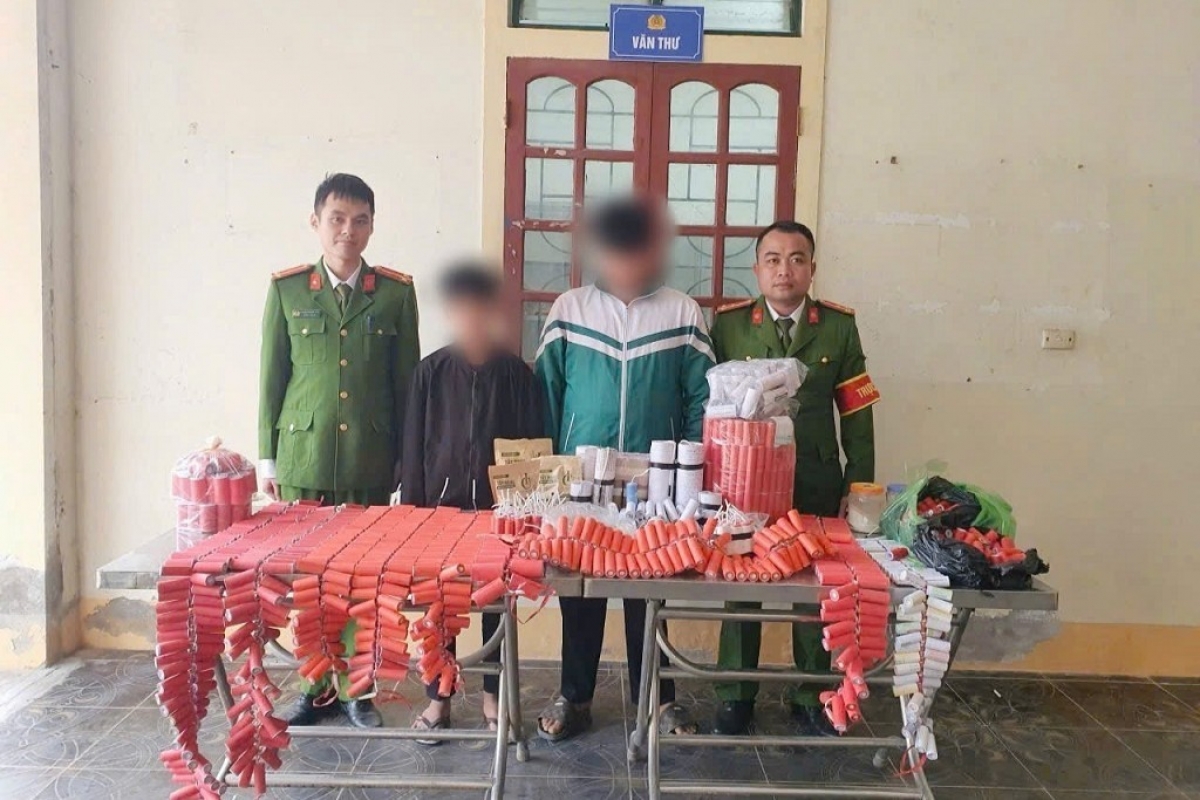 1 tháng, nam sinh lớp 8 chế tạo hơn 3.000 quả pháo nổ để bán