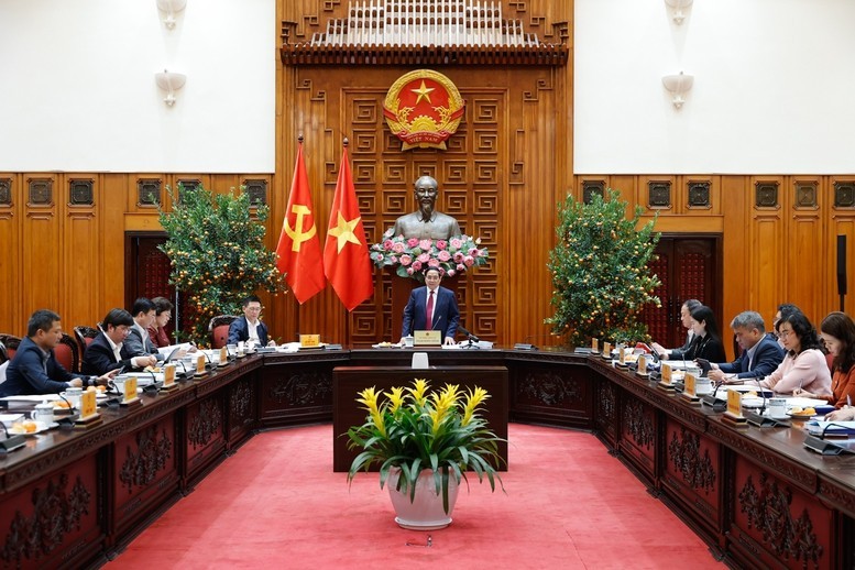 Thủ tướng yêu cầu bảo đảm tiếp cận bình đẳng các dịch vụ tài chính ngân hàng