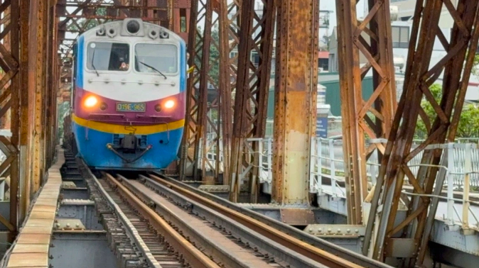 Cầu Long Biên sửa xong, tàu được chạy trở lại