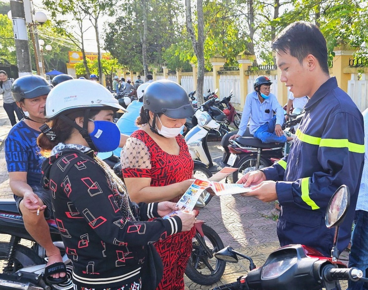 Công an Cà Mau: Tăng cường tuần tra đêm, phòng ngừa tội phạm và cháy, nổ dịp Tết Bính Ngọ Công an Cà Mau: Tăng cường tuần tra đêm, phòng ngừa tội phạm và cháy, nổ dịp Tết Bính Ngọ
