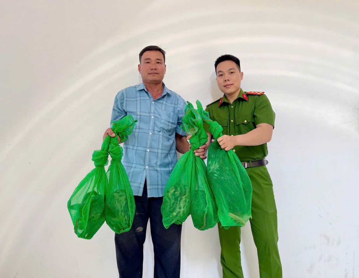 Công an Cà Mau: Tăng cường tuần tra đêm, phòng ngừa tội phạm và cháy, nổ dịp Tết Bính Ngọ Công an Cà Mau: Tăng cường tuần tra đêm, phòng ngừa tội phạm và cháy, nổ dịp Tết Bính Ngọ