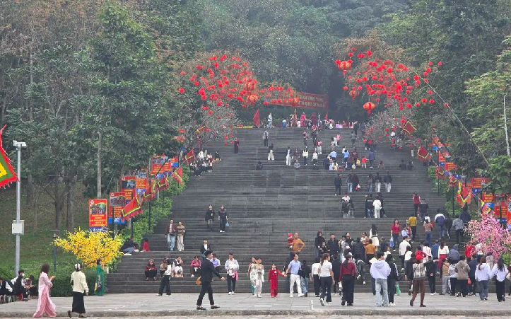 Giỗ Tổ Hùng Vương – Lễ hội Đền Hùng và Tuần Văn hóa – Du lịch Đất Tổ năm 2026 sẽ diễn ra từ ngày 17–26/4.