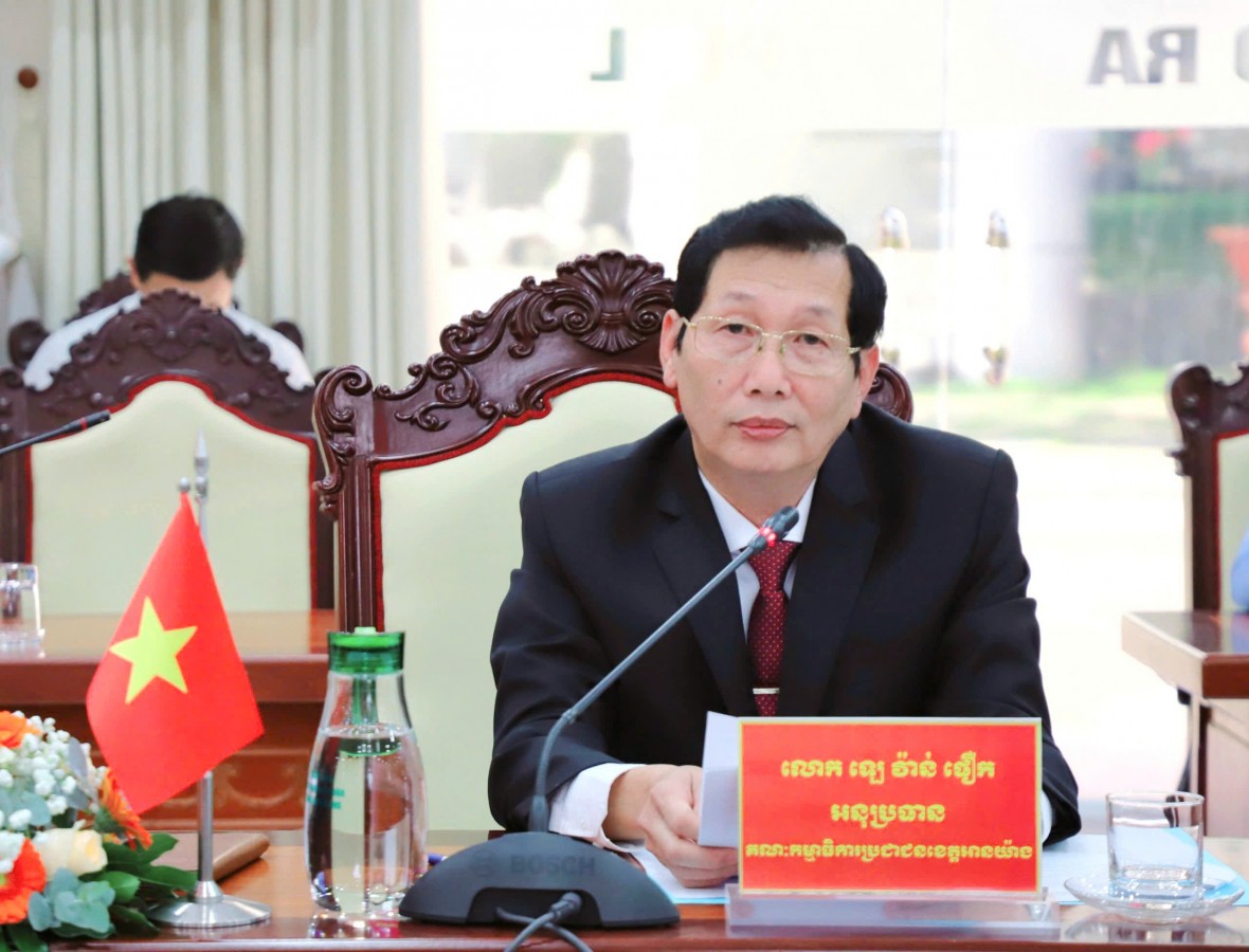 Lãnh đạo UBND tỉnh An Giang tiếp Đoàn đại biểu tỉnh Koh Kong - Vương quốc Campuchia đến thăm và chúc Tết