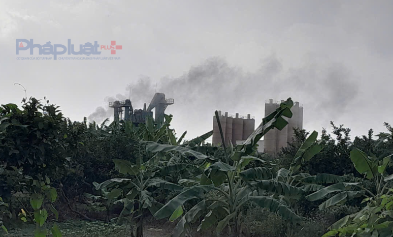 Bát Tràng, Hà Nội: Bến bãi, trạm trộn bê tông xả khói bụi bức tử người dân thành phố