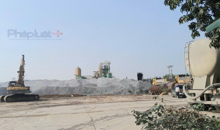 Bát Tràng, Hà Nội: Bến bãi, trạm trộn bê tông xả khói bụi bức tử người dân thành phố