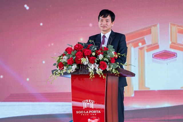 &Ocirc;ng Nguyễn Do&atilde;n Ho&agrave;n, Th&agrave;nh uỷ vi&ecirc;n, B&iacute; thư Đảng uỷ, Chủ tịch HĐND x&atilde; Ph&uacute;c Thọ ph&aacute;t biểu tại sự kiện. &nbsp;