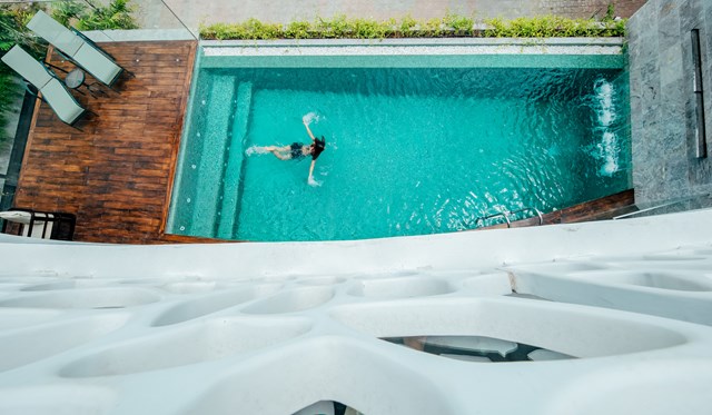 Khu vực hồ bơi của biệt thự, nơi nghỉ dưỡng của c&aacute;c th&agrave;nh vi&ecirc;n trong gia đ&igrave;nh.&nbsp;