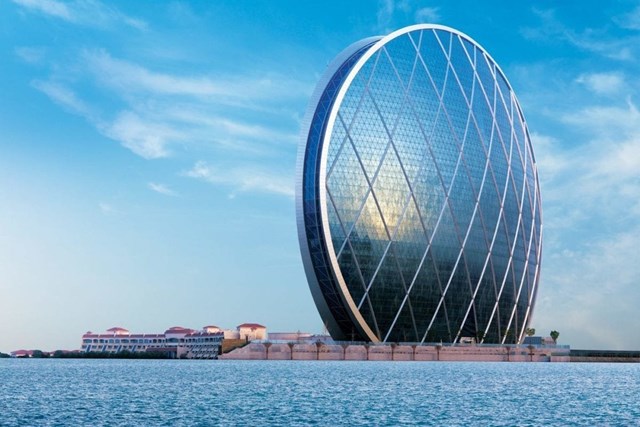 Với những g&igrave; đ&atilde; đạt được, Al Dar HQ xứng đ&aacute;ng trở th&agrave;nh biểu tượng mang tầm v&oacute;c quốc tể của th&agrave;nh phố Al Raha Beach.