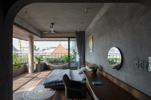 V&igrave; vậy, tất cả c&aacute;c ph&ograve;ng ngủ, ph&ograve;ng vệ sinh, bếp hay ph&ograve;ng l&agrave;m việc đều được thiết kế ấn tượng với phong c&aacute;ch mở ngập tr&agrave;n c&acirc;y xanh.