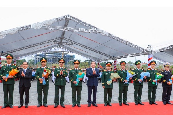 Đại tướng Nguyễn Tân Cương động viên các tân binh lên đường nhập ngũ tại Ninh Bình