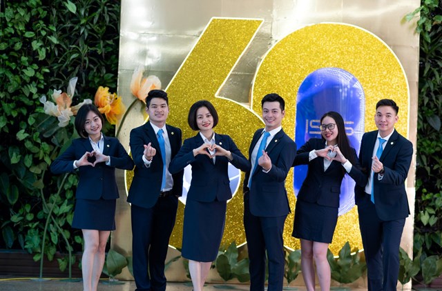 Tập đoàn Bảo Việt (BVH): Lợi nhuận sau thuế hợp nhất năm 2024 vượt mốc 2.000 tỷ đồng - Ảnh 1