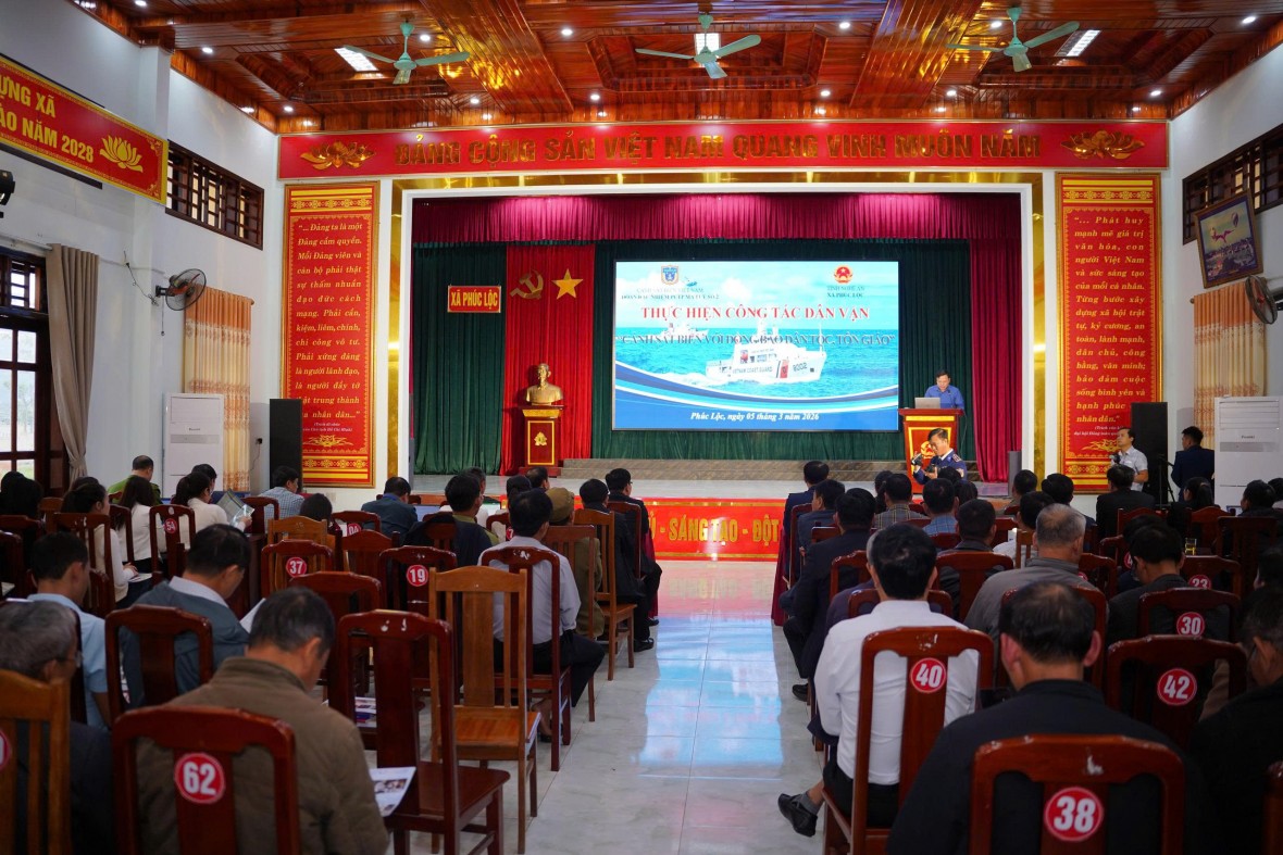 Lực lượng Cảnh sát biển Việt Nam đã tổ chức tuyên truyền pháp luật cho nhân dân xã Phúc Lộc, tỉnh Nghệ An.