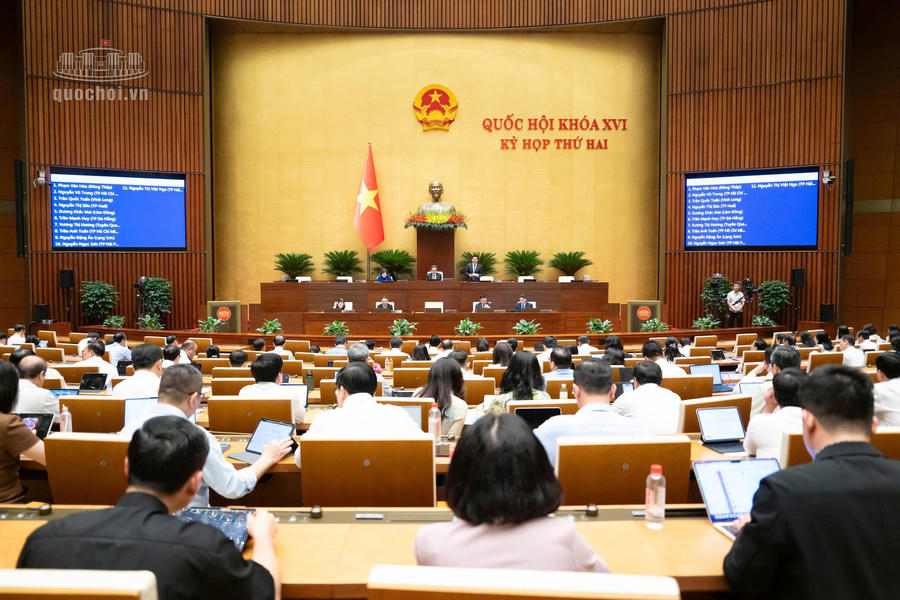 Quang cảnh thảo luận tại hội trường. Ảnh: quochoi.vn