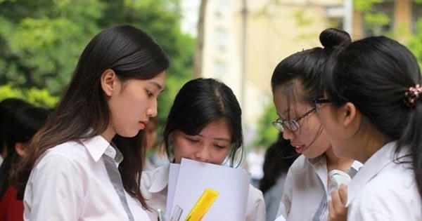 Chờ công bố chỉ tiêu, học sinh TP HCM “cân não” chọn nguyện vọng lớp 10