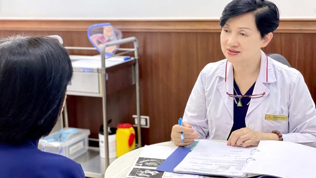 Nữ chuyên gia hơn 4 thập kỷ bảo vệ những thai kỳ nguy cơ cao