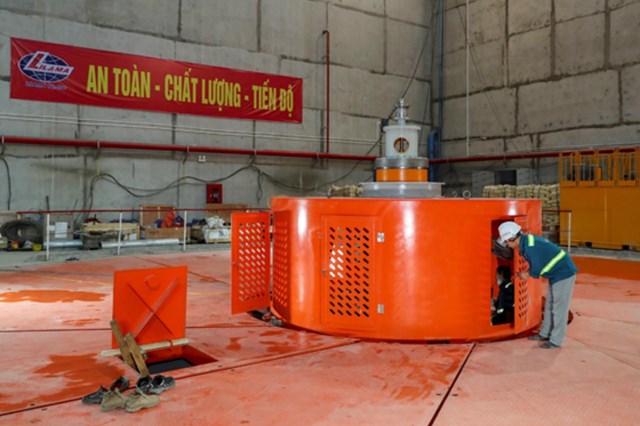 C&ocirc;ng t&aacute;c chuẩn bị cho ph&aacute;t điện tổ m&aacute;y 1 - Nh&agrave; m&aacute;y Thủy điện H&ograve;a B&igrave;nh mở rộng đ&atilde; sẵn s&agrave;ng. (Ảnh: Ngọc Tuấn)