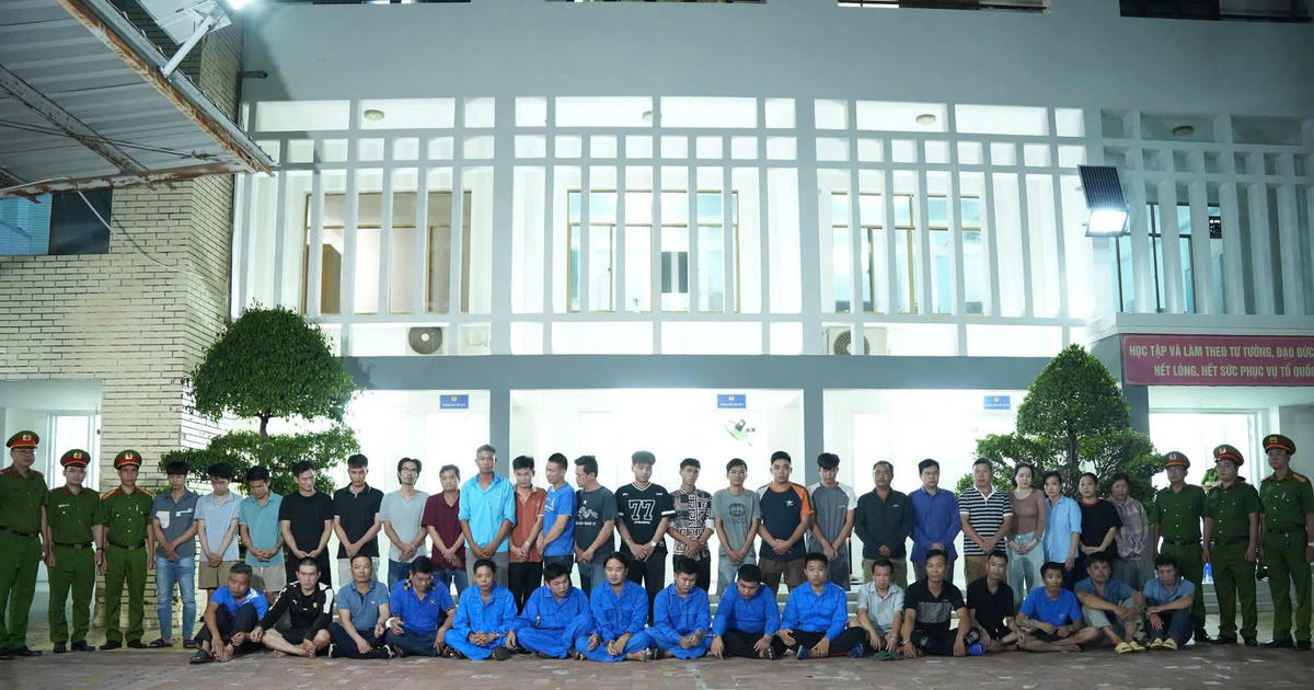 Công an TP HCM triệt phá đường dây mua bán hơn 2,4 tấn xyanua từ một vụ tự tử bằng thuốc độc