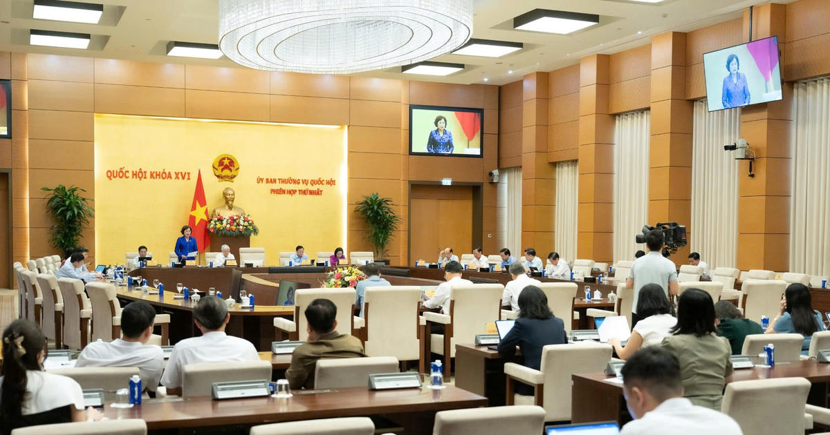 Thực hiện thí điểm chế định luật sư công tại một số Bộ, ngành, địa phương