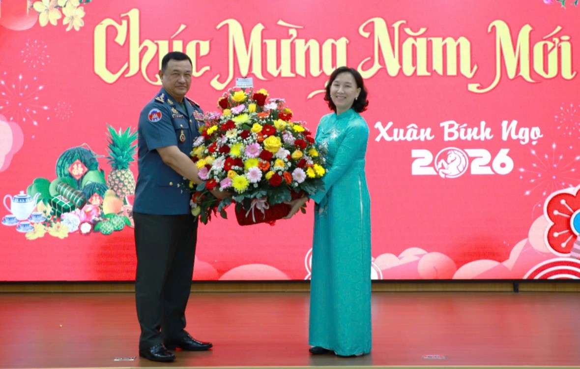 Đoàn đại biểu Bộ Tư lệnh Hiến binh Hoàng gia Campuchia thăm và chúc tết tỉnh An Giang