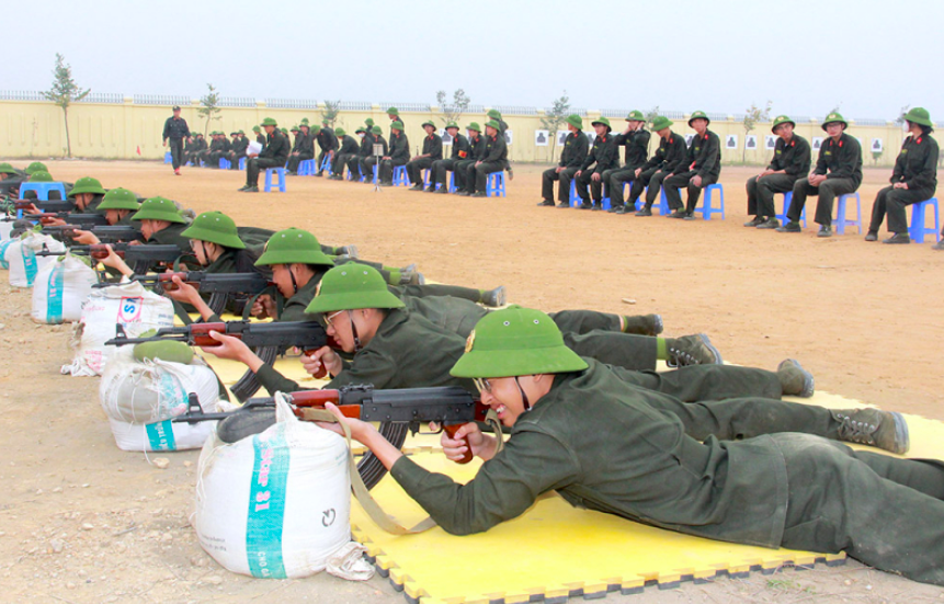 Chiến sĩ nghĩa vụ sẽ được tiếp cận các kiến thức cơ bản về chính trị, pháp luật, nghiệp vụ cơ sở, điều lệnh, quân sự, võ thuật CAND. Chiến sĩ nghĩa vụ sẽ được tiếp cận các kiến thức cơ bản về chính trị, pháp luật, nghiệp vụ cơ sở, điều lệnh, quân sự, võ thuật CAND.