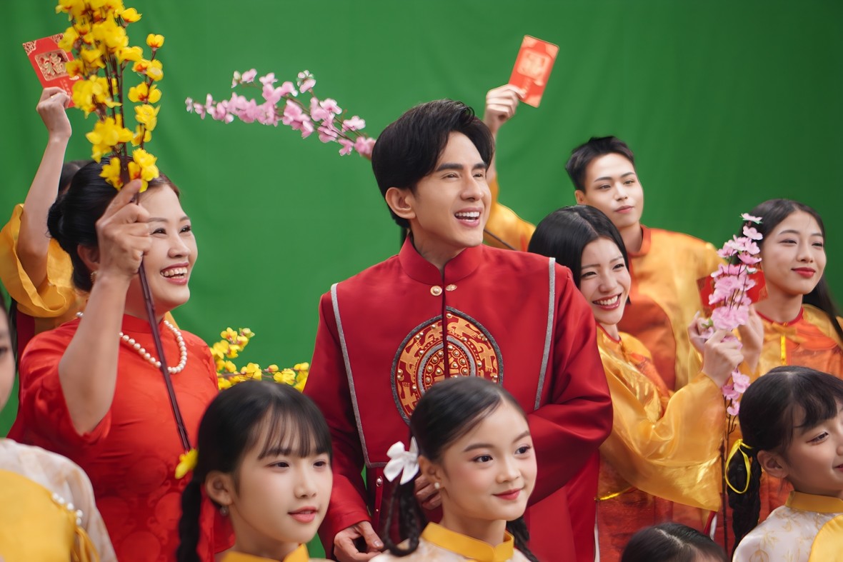 Đan Trường trình làng MV Tết Đan Trường trình làng MV Tết