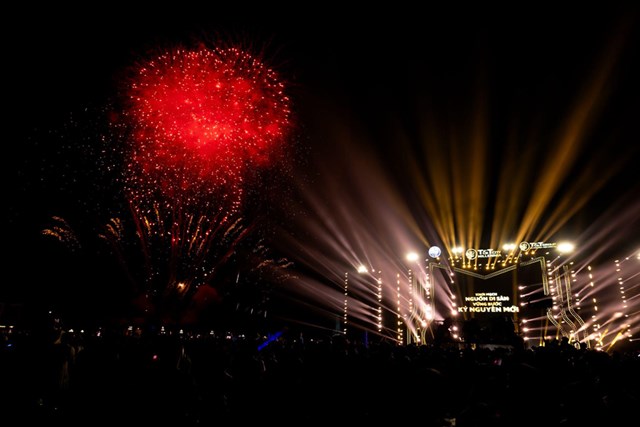 M&agrave;n tr&igrave;nh diễn ph&aacute;o hoa nghệ thuật m&atilde;n nh&atilde;n tr&ecirc;n bầu trời đ&ecirc;m TP Thi&ecirc;n ni&ecirc;n kỷ T&T City Millennia. &nbsp;