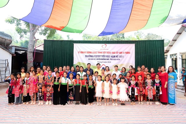 Quỹ Thiện Tâm đón nhận huân Huân chương Lao động hạng Nhất của Chủ tịch nước - Ảnh 4 Quỹ Thiện Tâm đón nhận huân Huân chương Lao động hạng Nhất của Chủ tịch nước - Ảnh 4