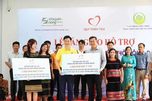 Quỹ Thiện Tâm đón nhận huân Huân chương Lao động hạng Nhất của Chủ tịch nước - Ảnh 1 Quỹ Thiện Tâm đón nhận huân Huân chương Lao động hạng Nhất của Chủ tịch nước - Ảnh 1