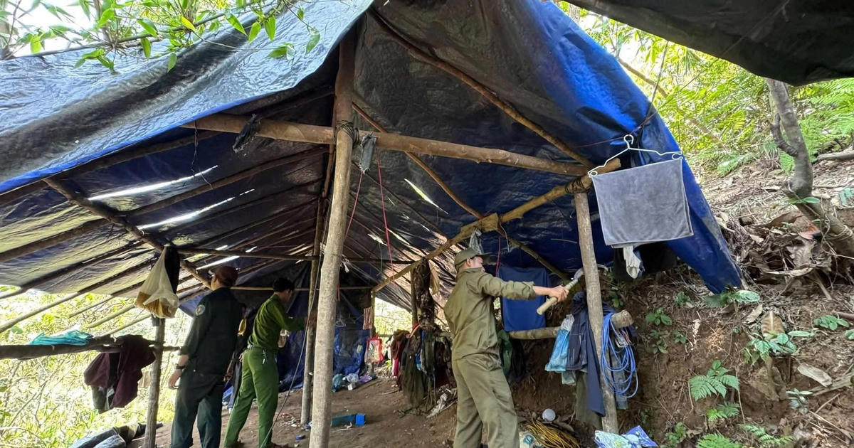 Bắt giữ đối tượng điều hành khai thác vàng trái phép, sử dụng vật liệu nổ