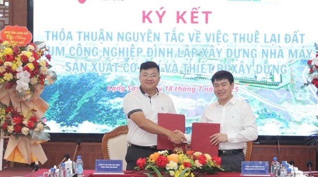 Nh&agrave; đầu tư k&yacute; kết cho doanh nghiệp thu&ecirc; lại đất để x&acirc;y dựng nh&agrave; m&aacute;y sản xuất h&agrave;ng h&oacute;a.