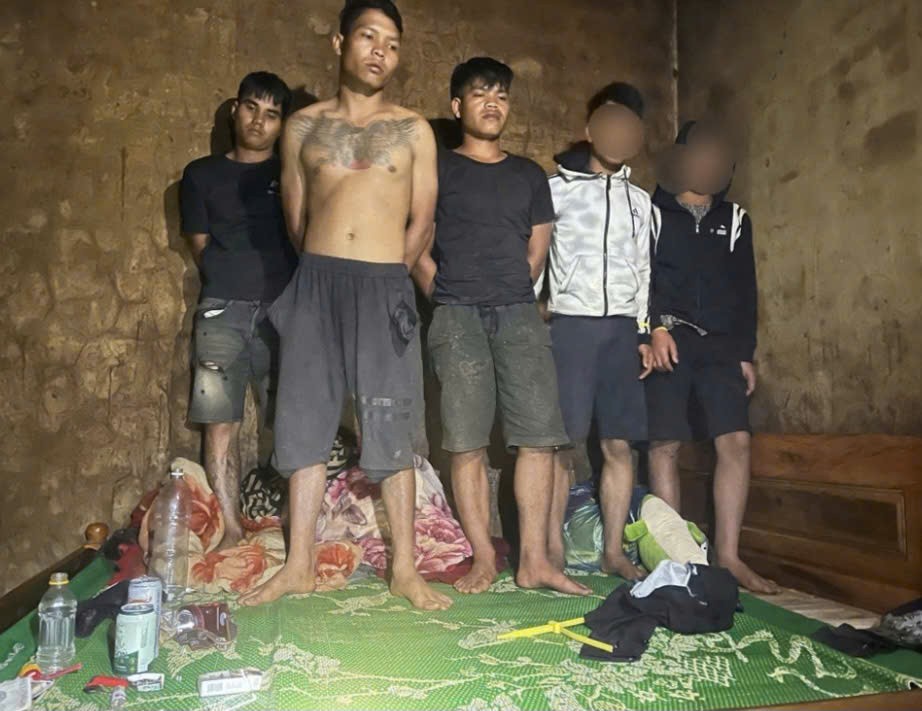 Khởi tố 6 đối tượng ở Gia Lai liên quan mua bán, tổ chức sử dụng ma túy đá