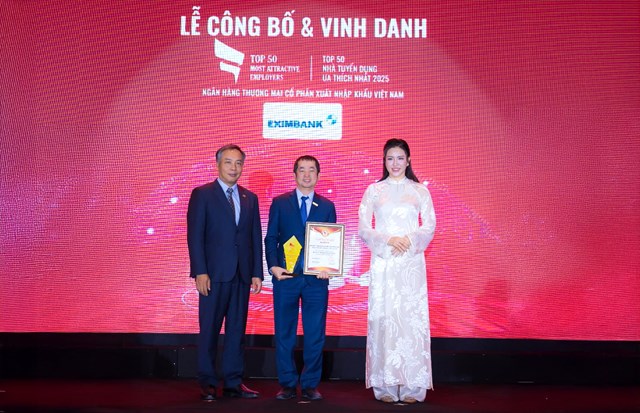 Eximbank lu&ocirc;n ch&uacute; trọng trong việc x&acirc;y dựng m&ocirc;i trường l&agrave;m việc chuy&ecirc;n nghiệp, gắn kết v&agrave; ph&aacute;t triển bền vững. &nbsp;