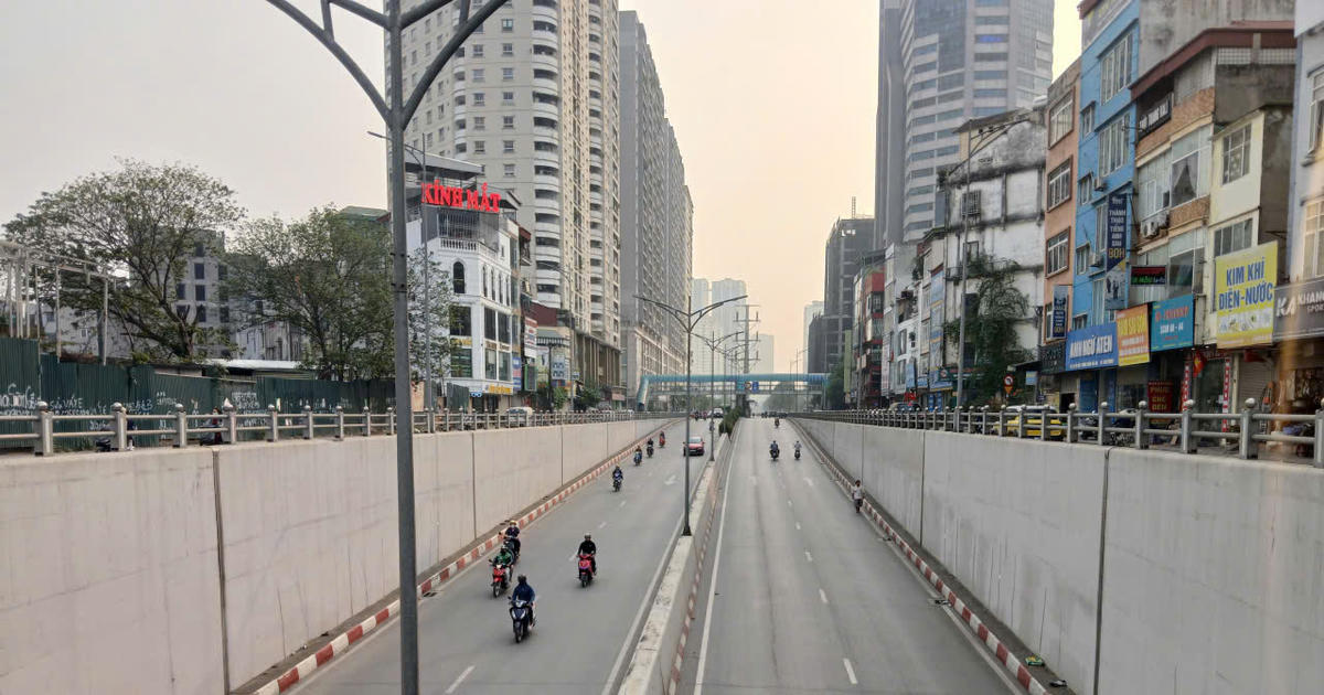 Nhiều vết nứt xuất hiện tại hầm chui đường Lê Văn Lương