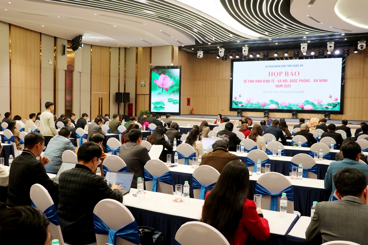 Toàn cảnh buổi họp báo. Toàn cảnh buổi họp báo.