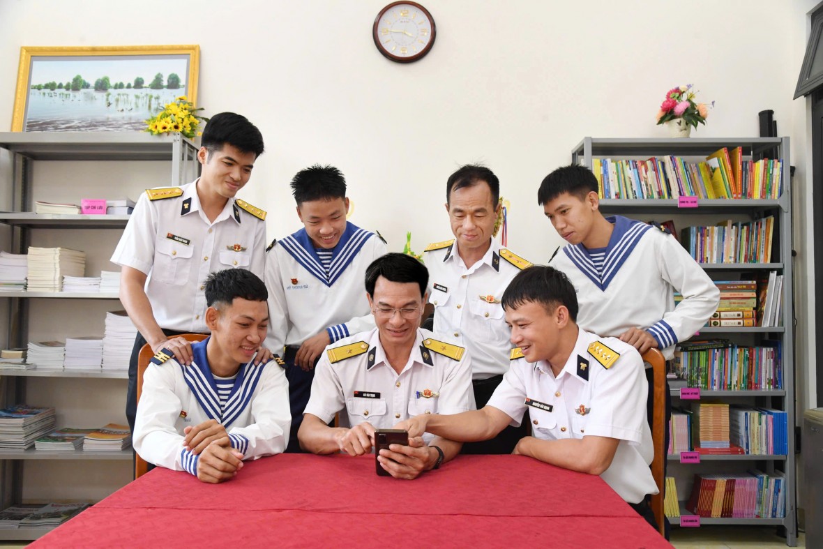 Vùng 5 Hải quân tổng kết phong trào “Bình dân học vụ số” năm 2025
