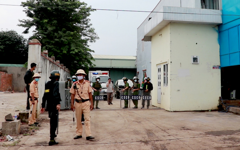 Cơ quan Công an bắt giữ các đối tượng đến Bình Phước đòi nợ thuê.