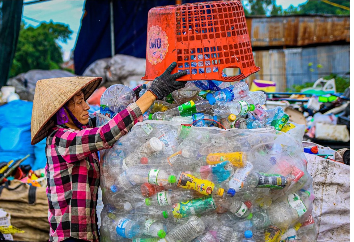 Hà Nội: Từ ngày 8/1, không phân loại rác tại nguồn sẽ bị từ chối thu gom