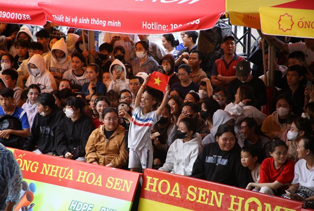 Tập đo&agrave;n Hoa Sen được kh&aacute;ch h&agrave;ng v&agrave; kh&aacute;n giả y&ecirc;u thương cũng như ủng hộ, đặc biệt nhờ c&aacute;c hoạt động cộng đồng &yacute; nghĩa.