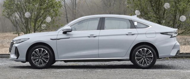 Siêu phẩm sedan "uống" xăng 1 lít/100 km, giá bán mới là điều gây chú ý - Ảnh 1
