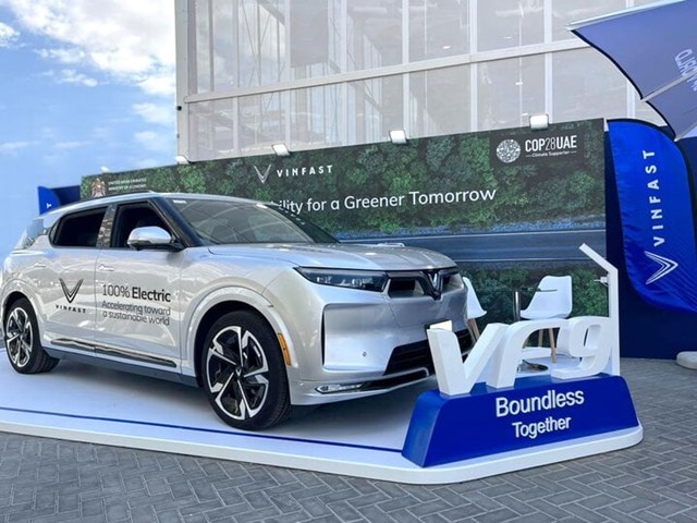 VinFast trưng bày mẫu xe VinFast VF 9 tại COP28 - Ảnh 2