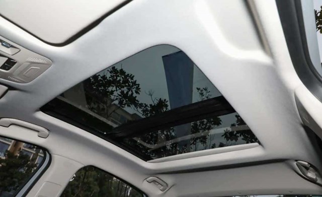 Siêu phẩm sedan "uống" xăng 1 lít/100 km, giá bán mới là điều gây chú ý - Ảnh 6