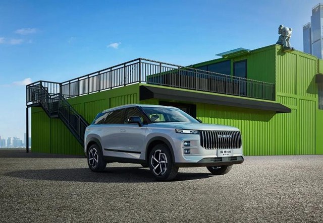 Mới nhá hàng nhưng chưa kịp bán tại thị trường Việt, mẫu SUV ăn xăng 1 lít/100 km đã có bản mới tại quê nhà, giá quy đổi hơn 400 triệu đồng - Ảnh 1