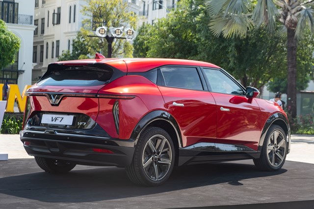 Chi tiết VinFast VF 7 Plus bản thương mại: Giá từ 999 triệu, đẹp như concept, nhiều công nghệ vượt phân khúc - Ảnh 5
