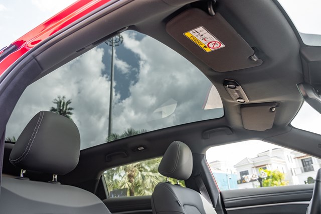 Chi tiết VinFast VF 7 Plus bản thương mại: Giá từ 999 triệu, đẹp như concept, nhiều công nghệ vượt phân khúc - Ảnh 30