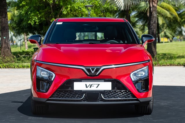 Chi tiết VinFast VF 7 Plus bản thương mại: Giá từ 999 triệu, đẹp như concept, nhiều công nghệ vượt phân khúc - Ảnh 2