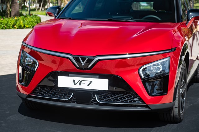 Chi tiết VinFast VF 7 Plus bản thương mại: Giá từ 999 triệu, đẹp như concept, nhiều công nghệ vượt phân khúc - Ảnh 12